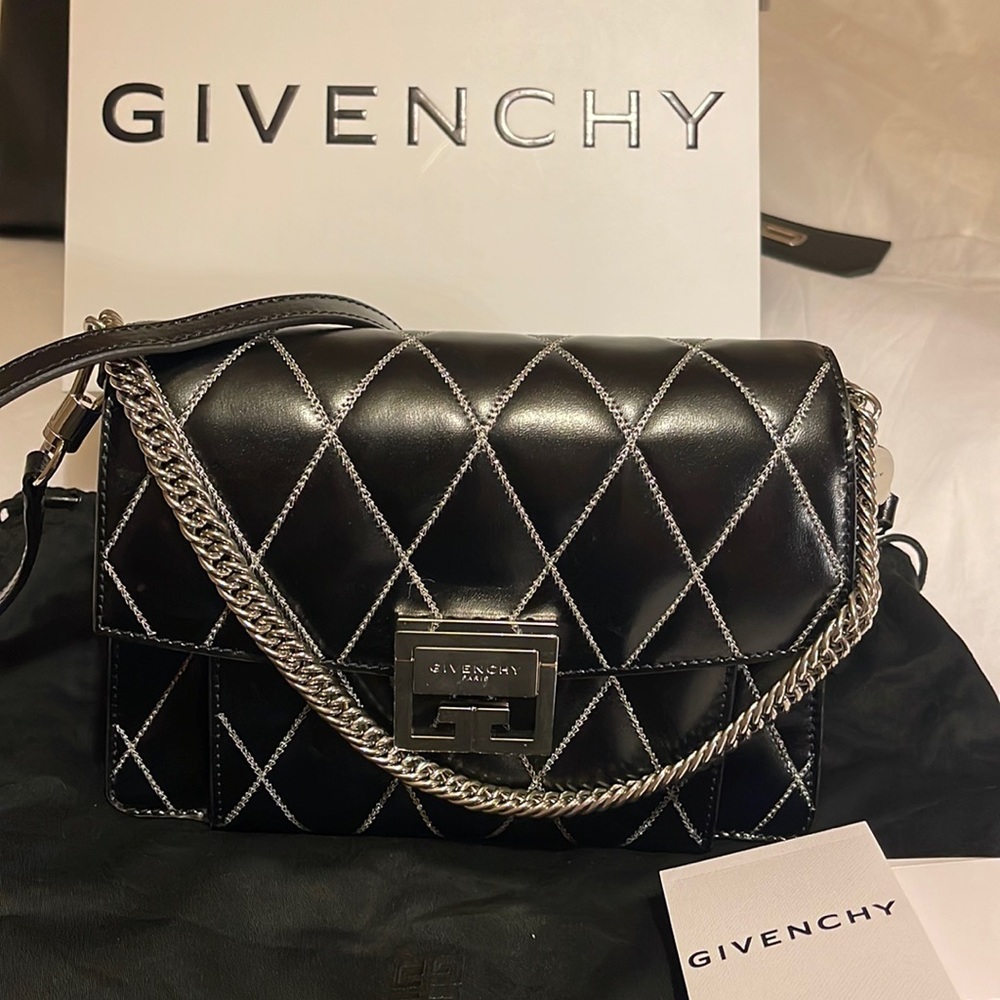 GIVENCHY small black leather  quilted gv3 bag. Excellent condition